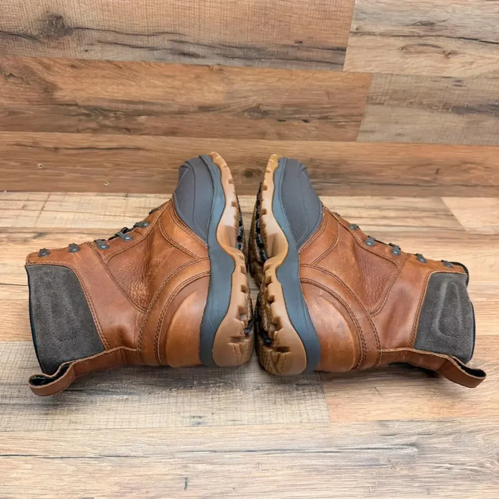 L.L. Bean Storm Chaser 5 Mens  10M Duck Boots Brown Leather Primaloft Tek 2.5